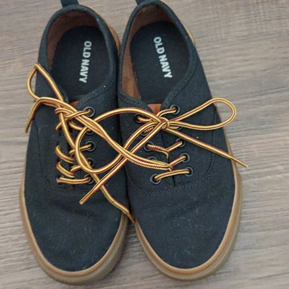 Boys shoes
